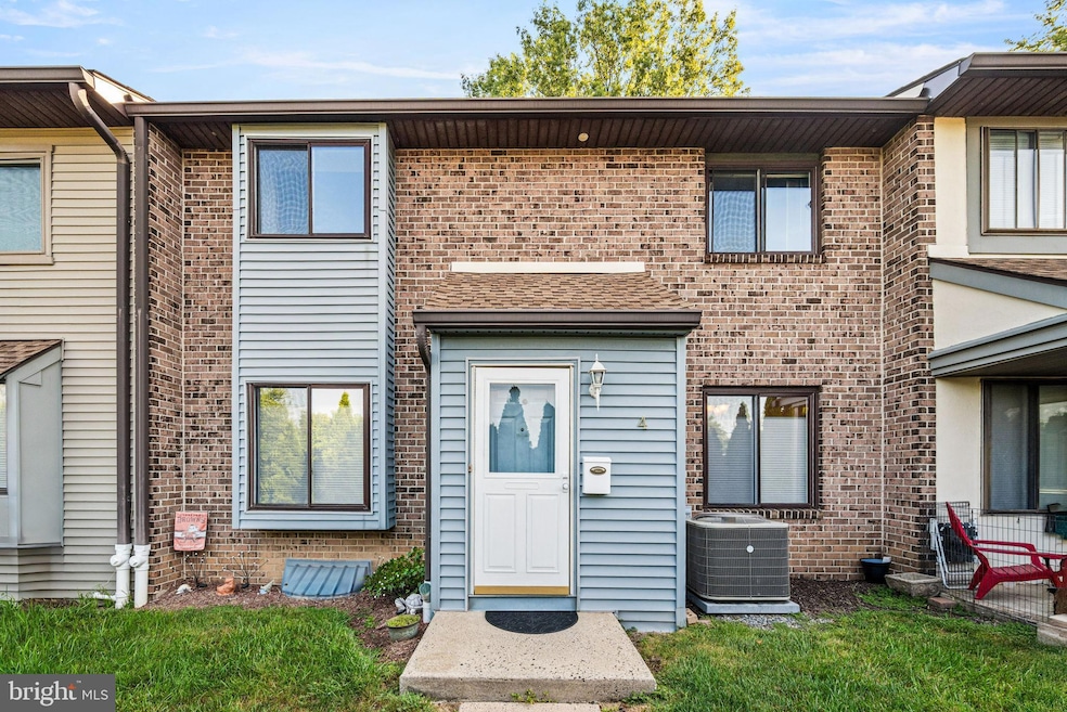 22 Fitzwatertown Rd unit F-4, Willow Grove, PA 19090 - photo 1