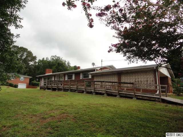 146 Hugo Ln, Statesville, NC 28677 - photo 1