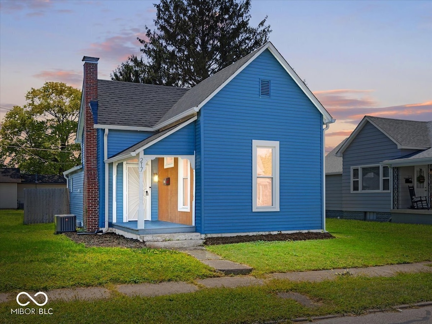 217 Howard St, Shelbyville, IN 46176 - photo 1