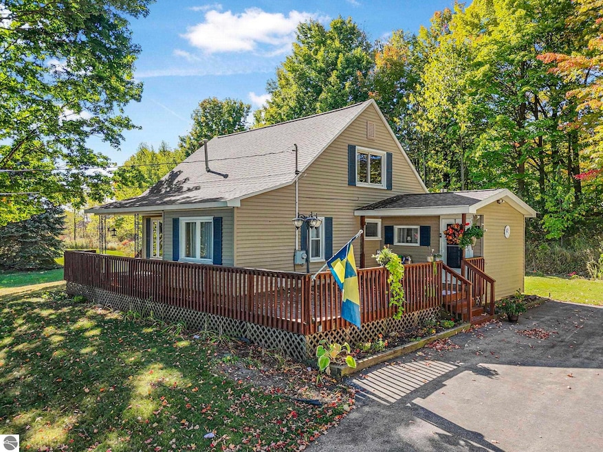 185 N Three Mile Rd, Traverse City, MI 49696 - photo 1