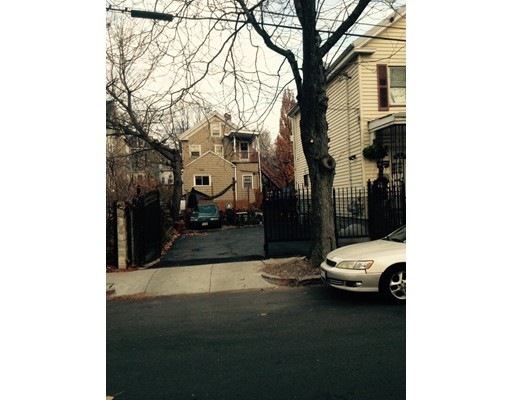 99 Blossom St unit 101, Chelsea, MA 02150 - photo 1