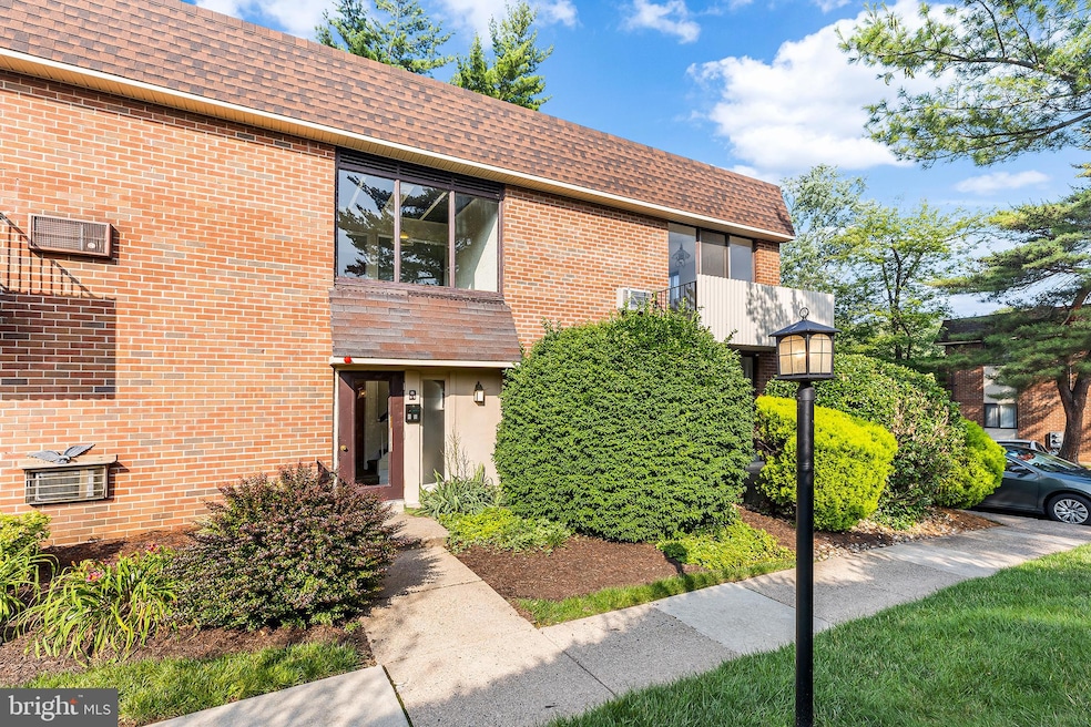 100 E Glenolden Ave unit R19, Glenolden, PA 19036 - photo 1