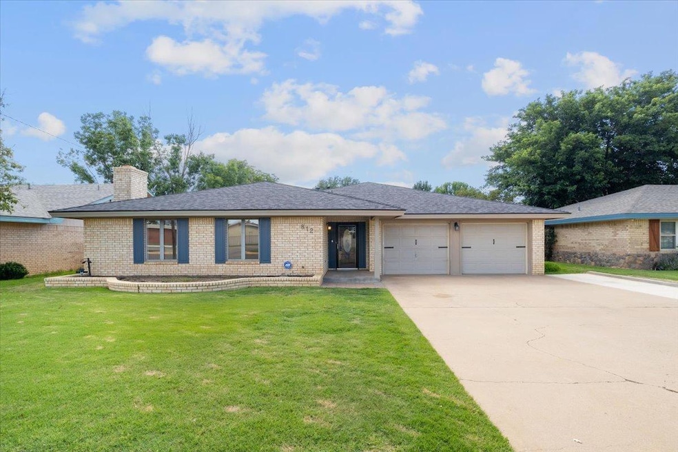 812 N Sherman Ave, Levelland, TX 79336- Homes.com