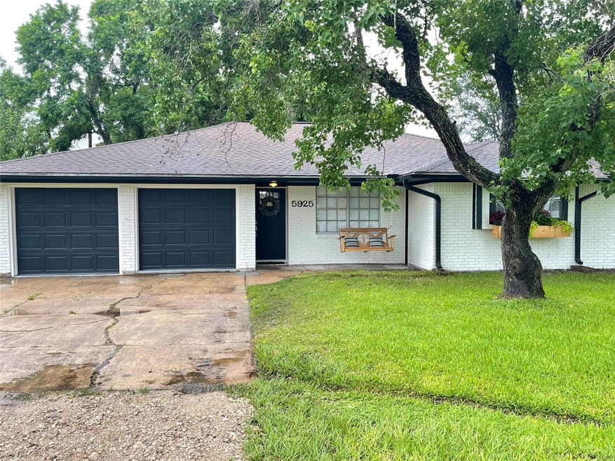 5925 Jerrycrest Dr, Pearland, TX 77584 - photo 1