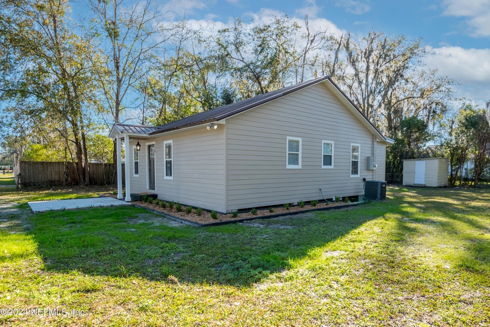 350 SW 4th St-7