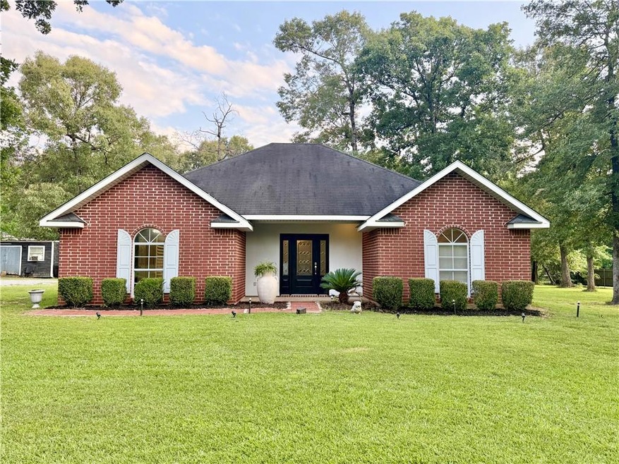 178 Robin Hood Rd, Dry Prong, LA 71423 - photo 1