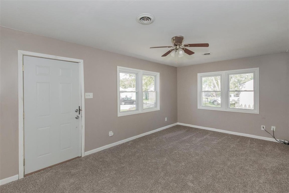 7411 Kelling St, Davenport, IA 52806 - photo 1