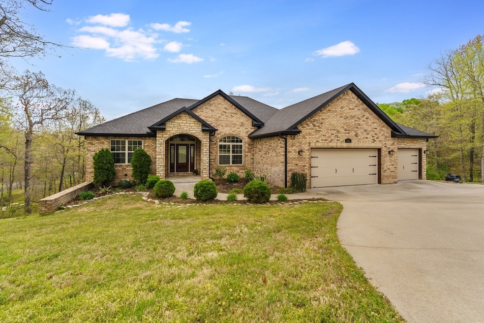 wonderful curb appeal!