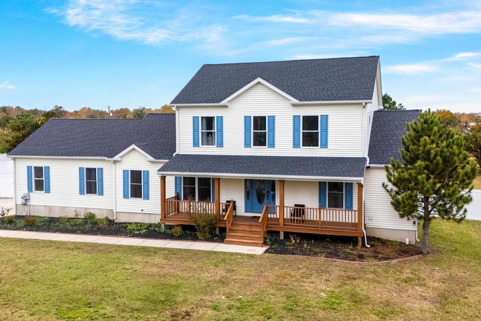 Pending $649,900 • Co-Listing Agent