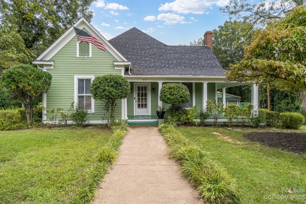 627 S Mulberry St, Statesville, NC 28677 - photo 1