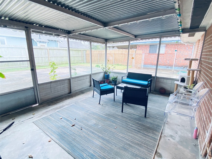 512 Moody St, Houston, TX 77009 - photo 1