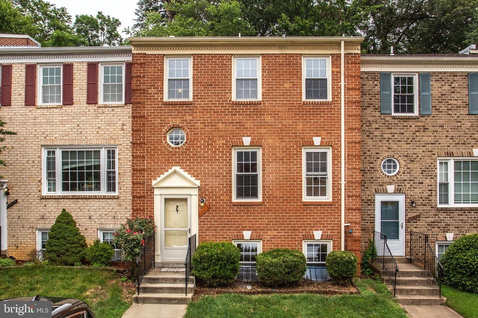 2935 Waterford Ct, Vienna, VA 22181 - photo 1