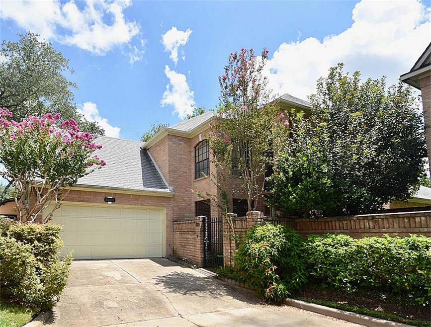 8006 Oakwood Bend Dr unit 1, Houston, TX 77040 - photo 1
