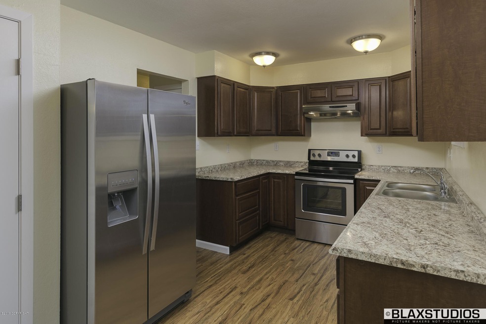 009-Kitchen (2 of 5)