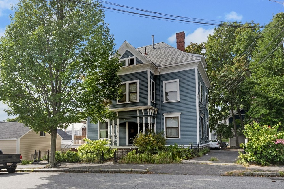 83 Pleasant St unit 6, Marblehead, MA 01945 - photo 1