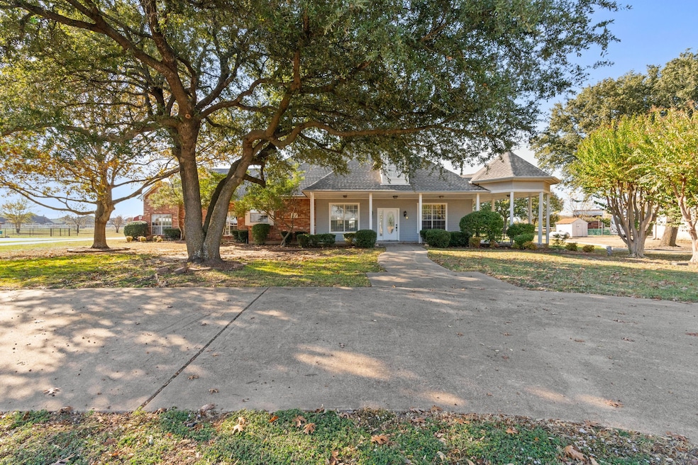 554 Glenn Ln, Red Oak, TX 75154 - photo 1