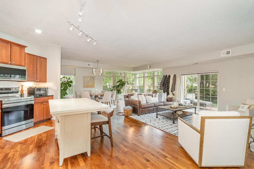 Pending $374,900 • Co-Listing Agent