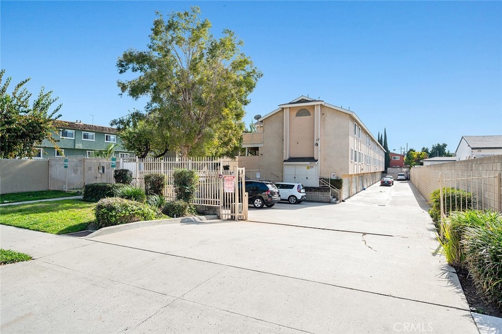 9200 Palm St unit 8, Bellflower, CA 90706 - photo 1