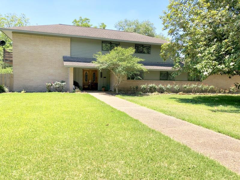 2912 Avenue K, Bay City, TX 77414 - photo 1