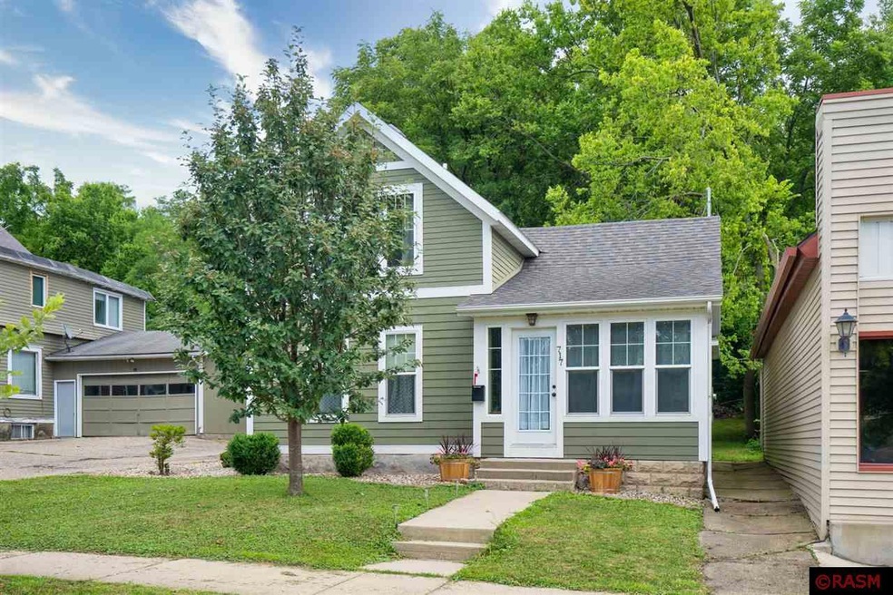 717 N 6th St, Mankato, MN 56001 - photo 1