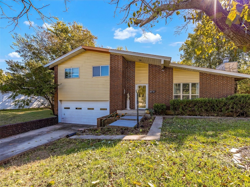 507 Galia St, Bowie, TX 76230 - photo 1