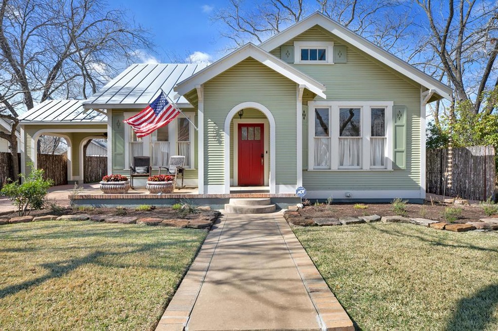 209 E Creek St, Fredericksburg, TX 78624 - photo 1