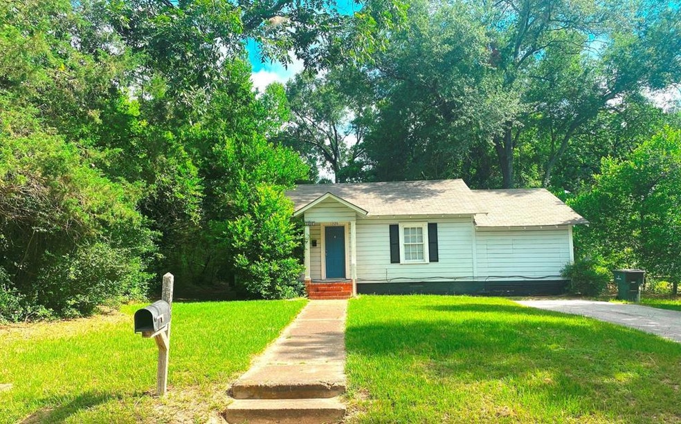 1306 W Main St, Nacogdoches, TX 75964 - photo 1