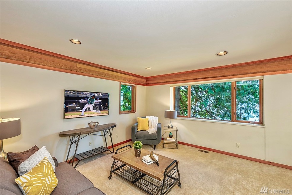 18504 Olympic View Dr, Edmonds, WA 98020 - photo 1