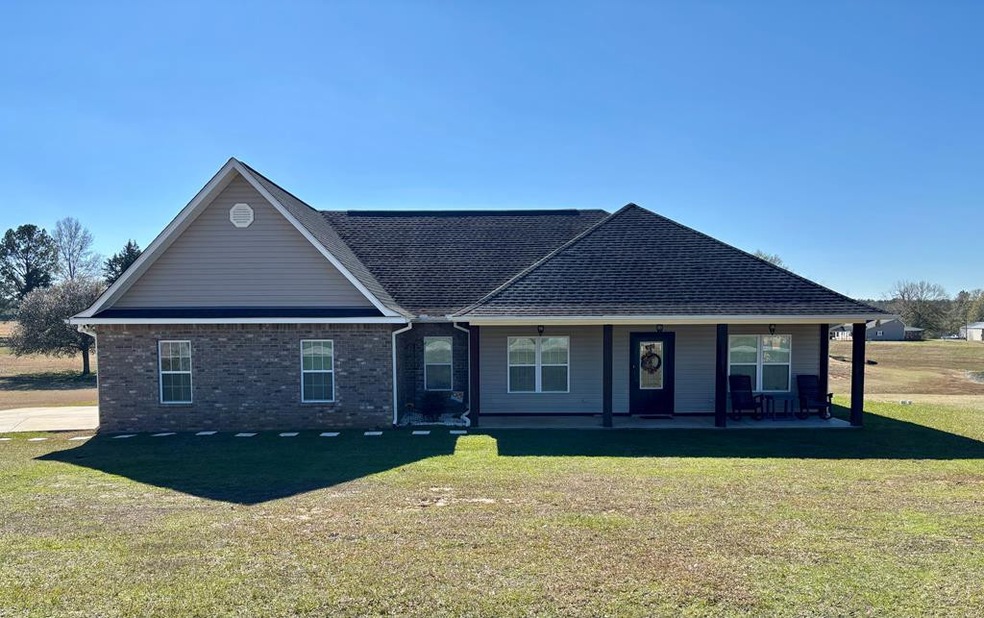 1059 Rolling Oaks Dr, McComb, MS 39648 - photo 1
