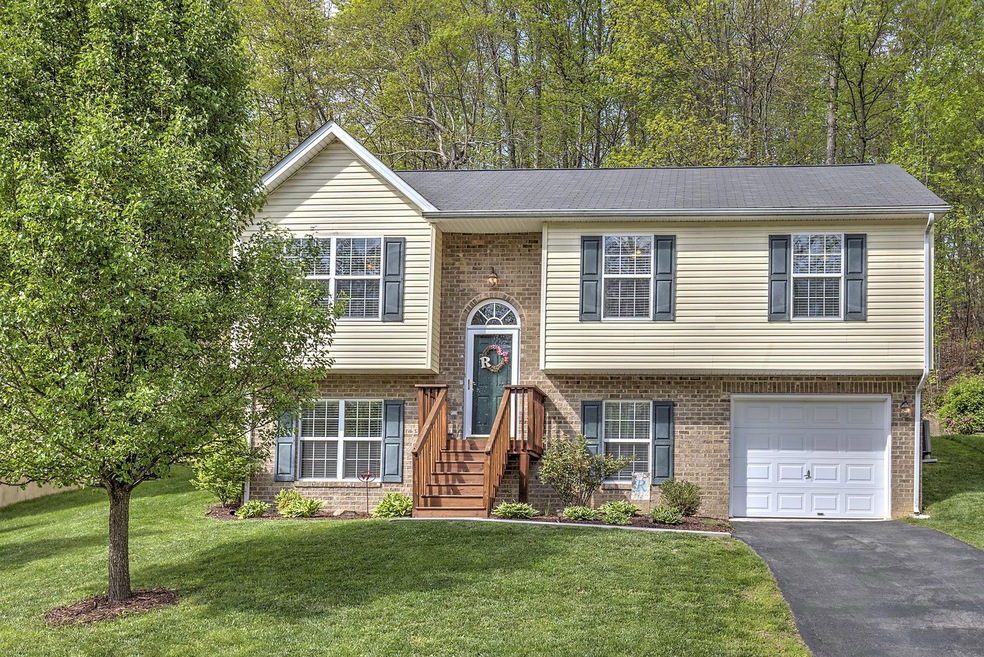 1726 Connors Run
