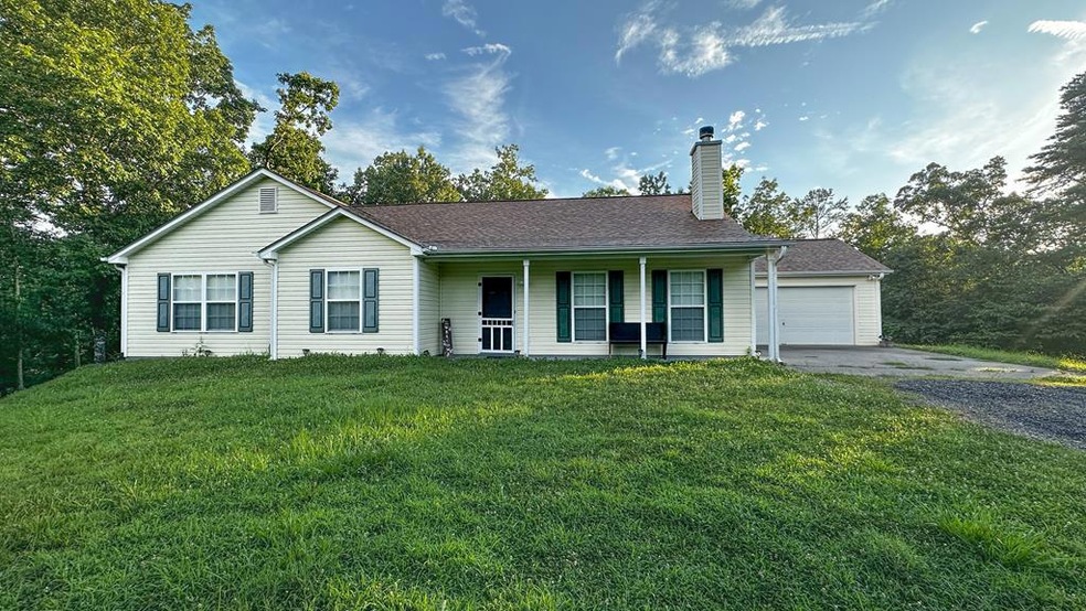 561 Muscadine Ln, Chatsworth, GA 30705 - photo 1