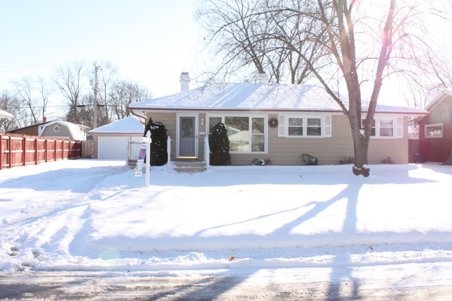 1636 Roanoke Ave, Aurora, IL 60506 - photo 1