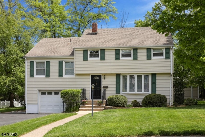 8 Vincent Place, Verona, NJ 07044 - photo 1