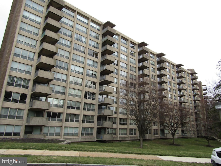 Green Hill Condominiums unit EE-327, Wynnewood, PA 19096 - photo 1