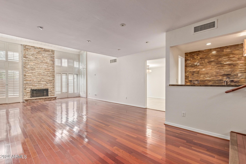 4446 E Camelback Rd unit 112, Phoenix, AZ 85018 - photo 1