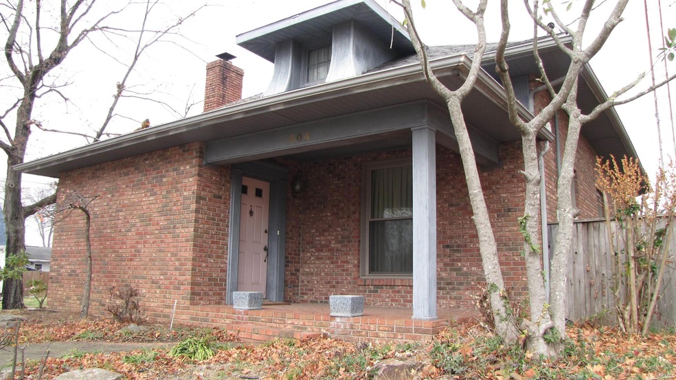 304 E Walnut St, Princeton, IN 47670 - photo 1