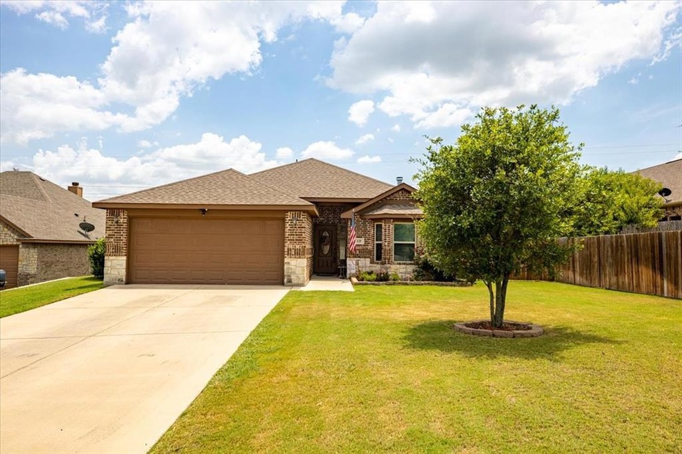 125 Hummingbird Dr, Weatherford, TX 76088 - photo 1