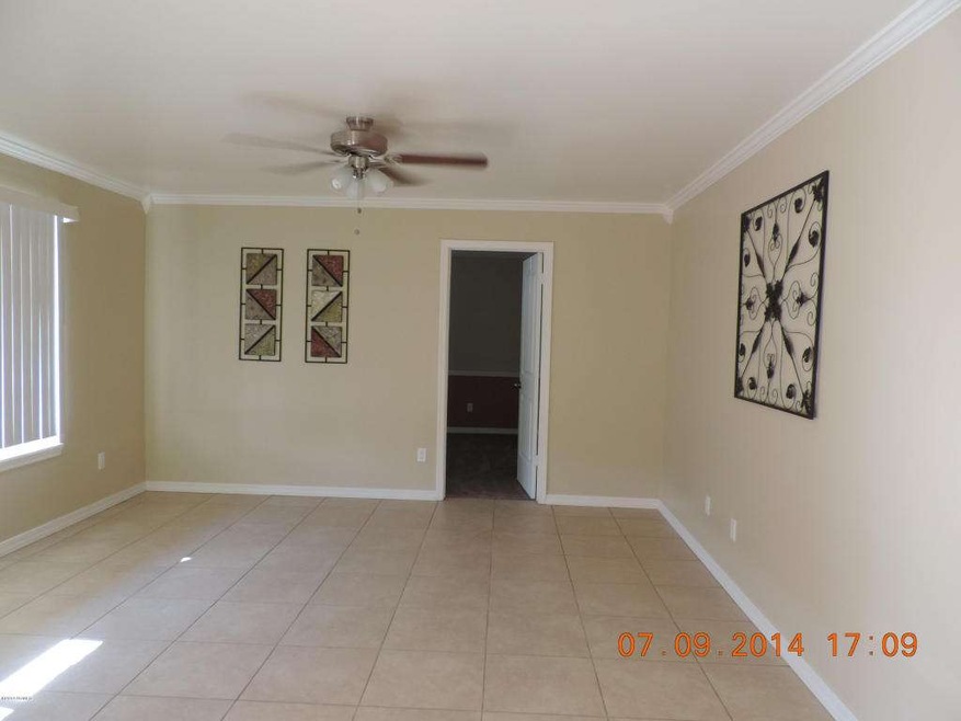 305 N HOSICK 001