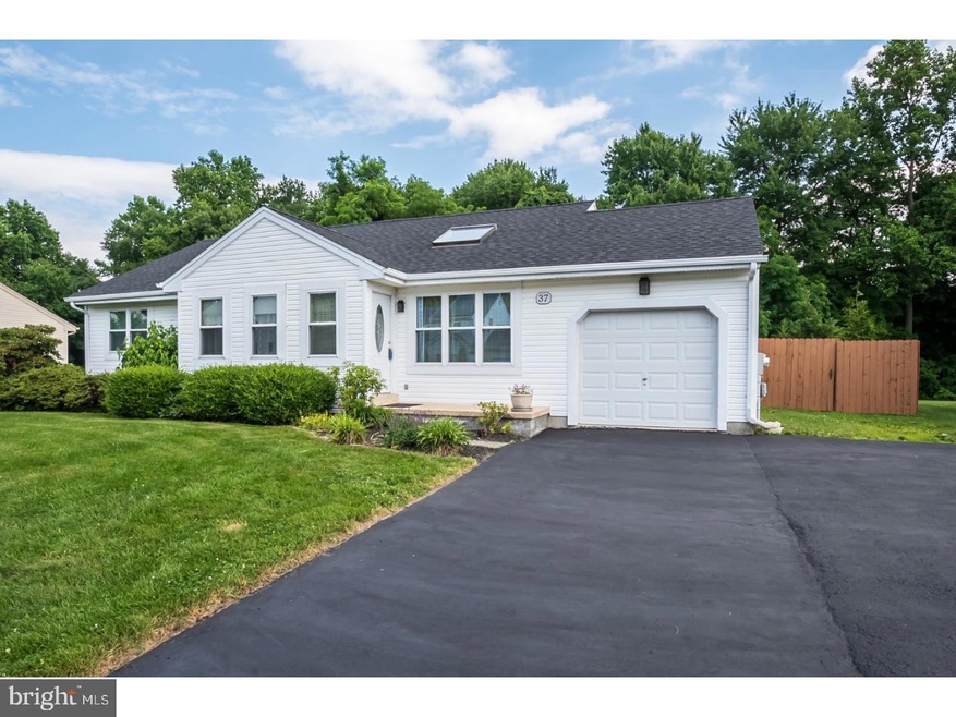37 Palmetto Dr, New Castle, DE 19720 - photo 1