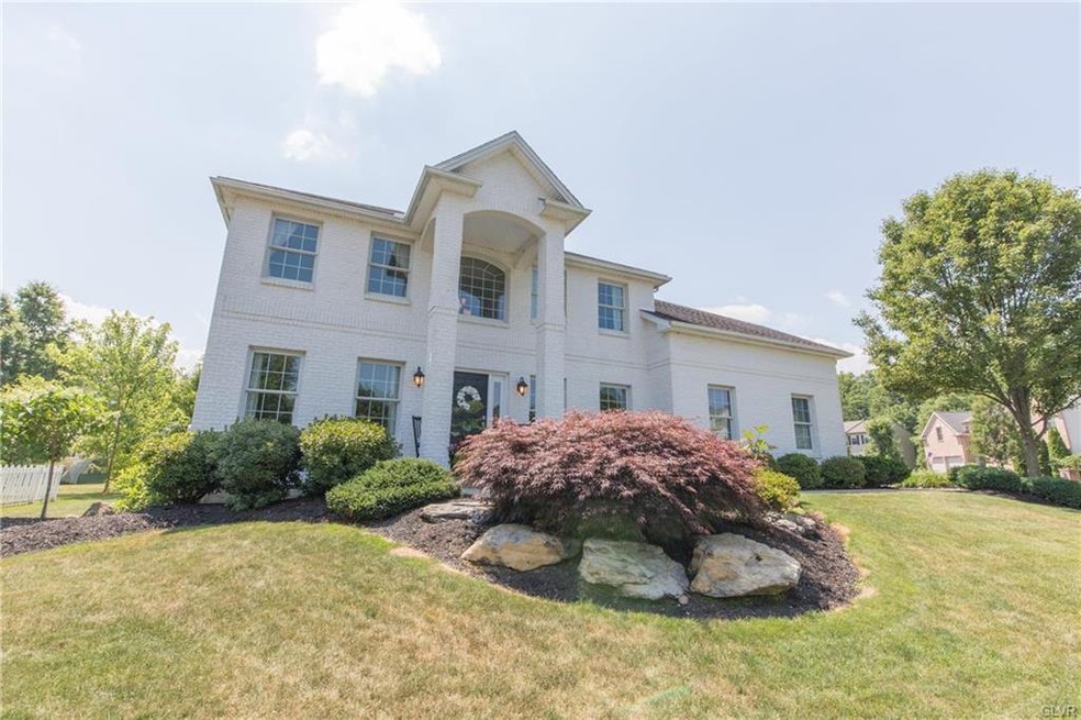 5556 Reid Ln, Allentown, PA 18104 - photo 1