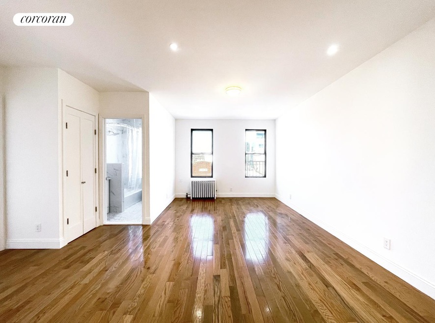 24-39 38th St unit D5, Long Island City, NY 11103 - photo 1