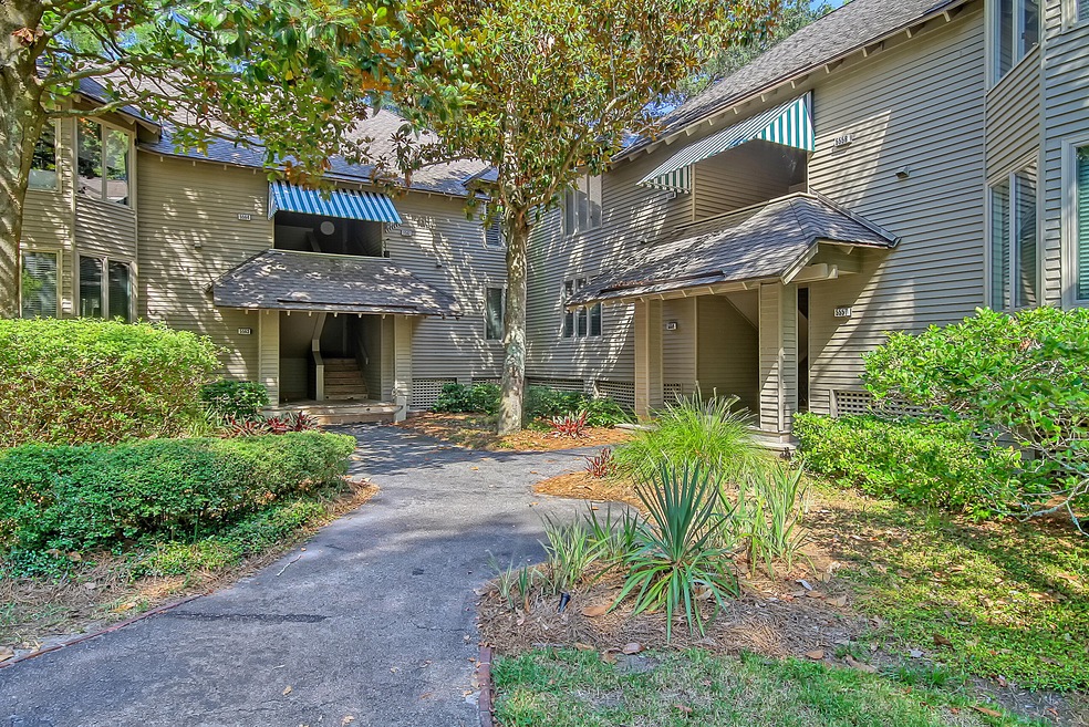 5562 Green Dolphin Way