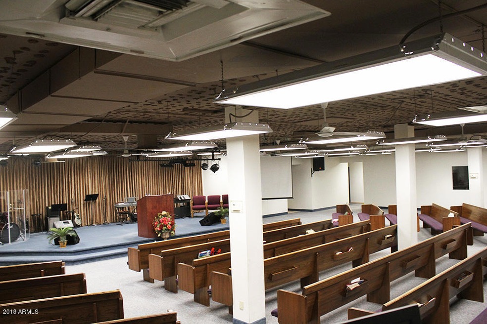 7025 N 55th Ave, Glendale, AZ 85301 - photo 1