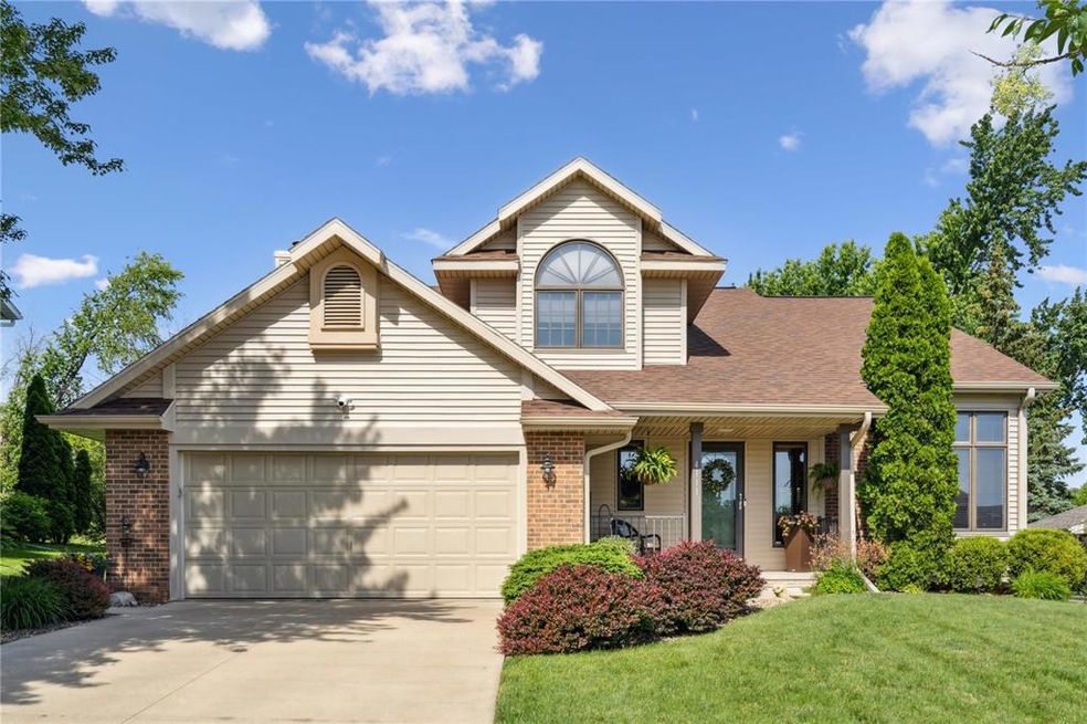 4111 Sally Dr NE, Cedar Rapids, IA 52402 - photo 1