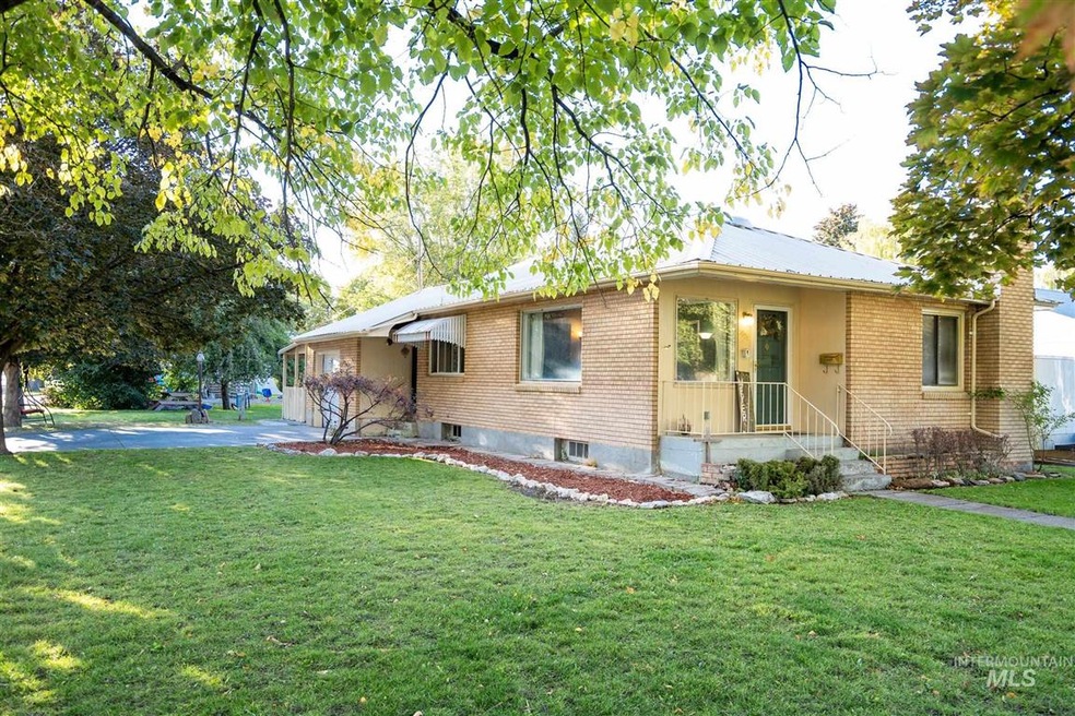 1958 Oakley Ave, Burley, ID 83318 - photo 1