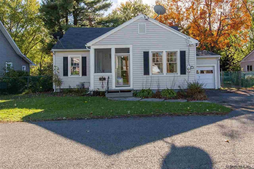 31 Delaware Ave, Rensselaer, NY 12144 - photo 1