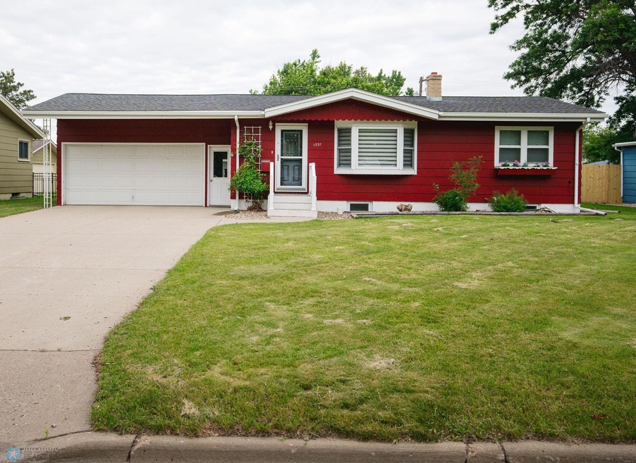 1731 4th Ave NE, Jamestown, ND 58401 - photo 1