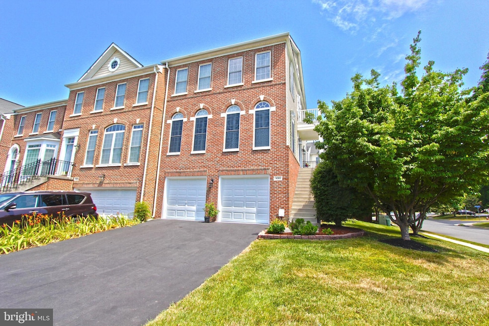 4083 Walnut Cove Cir, Fairfax, VA 22033 - photo 1