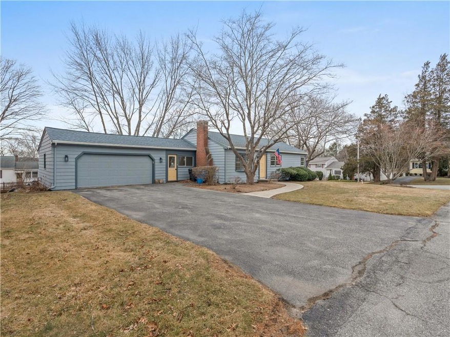 34 Dwight St, Cumberland, RI 02864 - photo 1