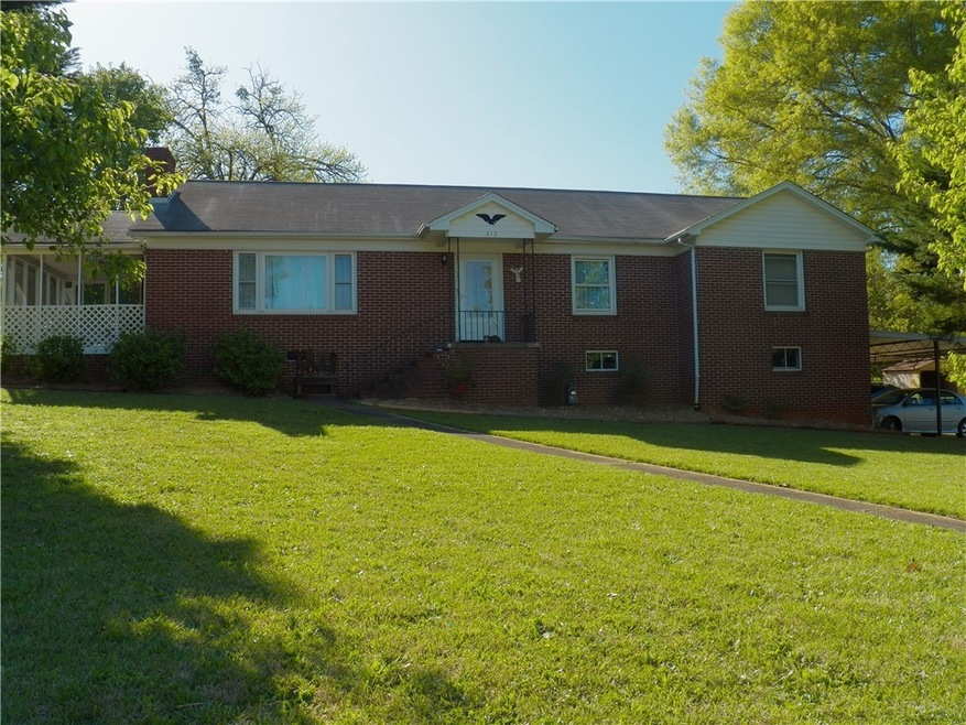 312 S John St, Walhalla, SC 29691 - photo 1